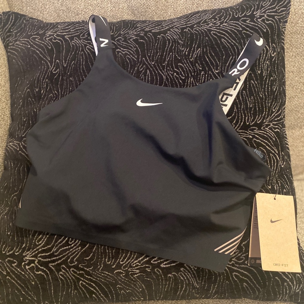 Nike Pro Women's Dri-FIT Shelf-Bra Cropped Tank Top